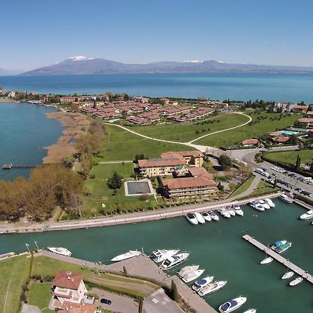 Gardagate - Residenza Caesar 'Benaco' Apartment Sirmione Bagian luar foto
