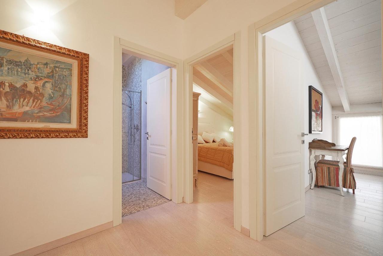 Gardagate - Residenza Caesar 'Benaco' Apartment Sirmione Bagian luar foto