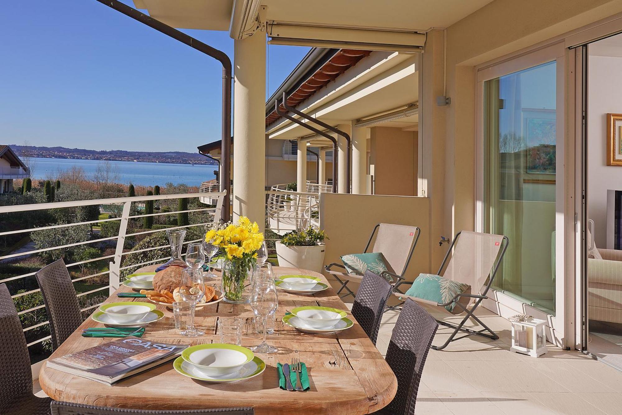 Gardagate - Residenza Caesar 'Benaco' Apartment Sirmione Bagian luar foto